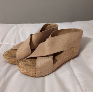 Lucky Brand tan wedges